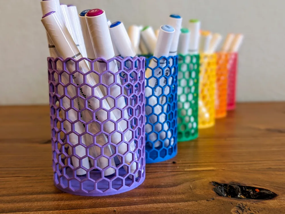 Stiftehalter mit modernem Waben-Design