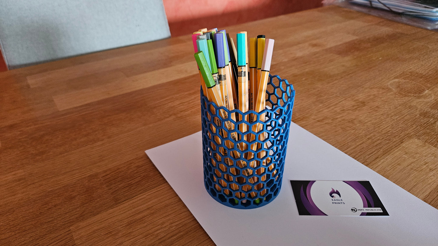 Stiftehalter mit modernem Waben-Design