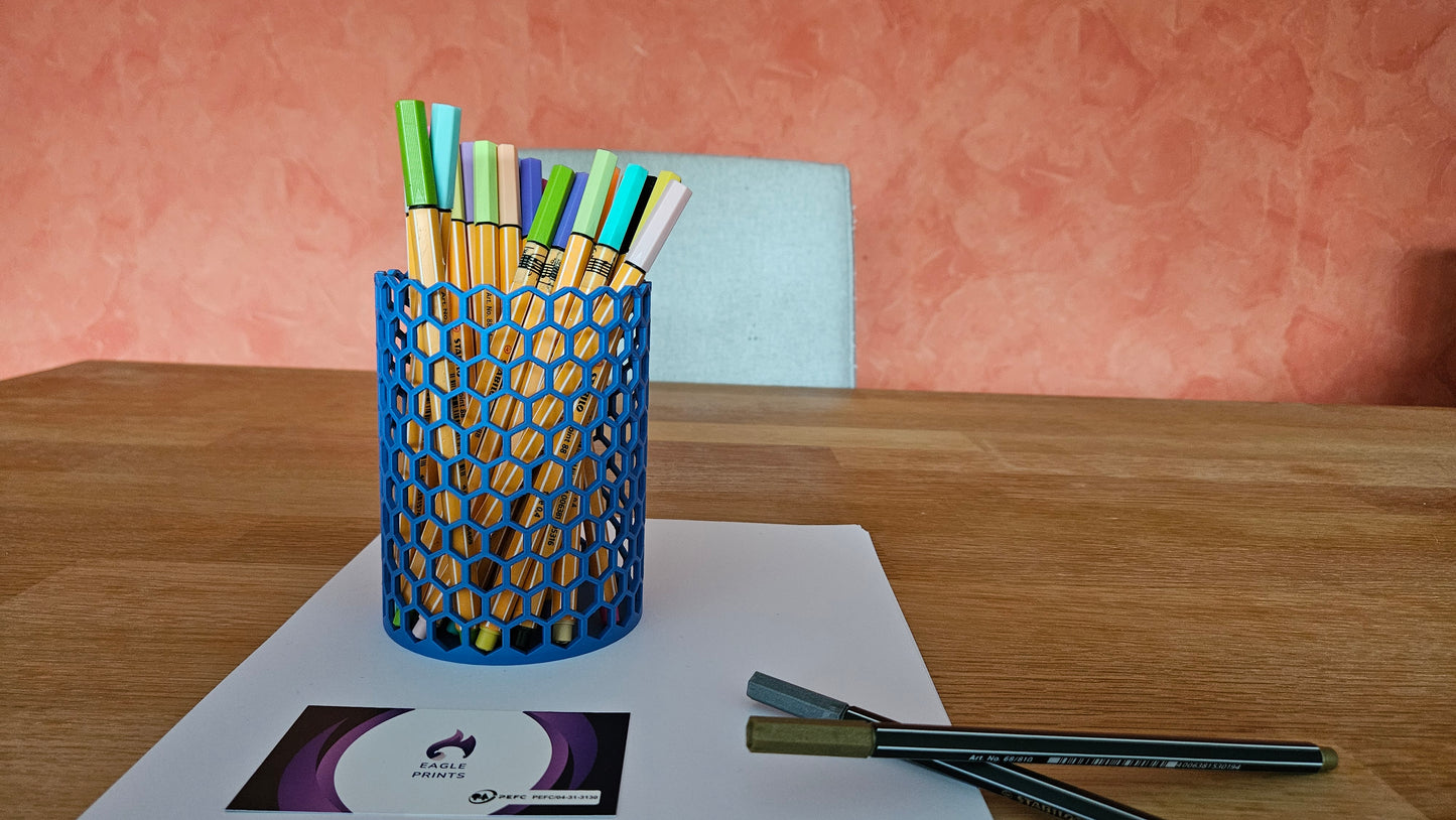 Stiftehalter mit modernem Waben-Design