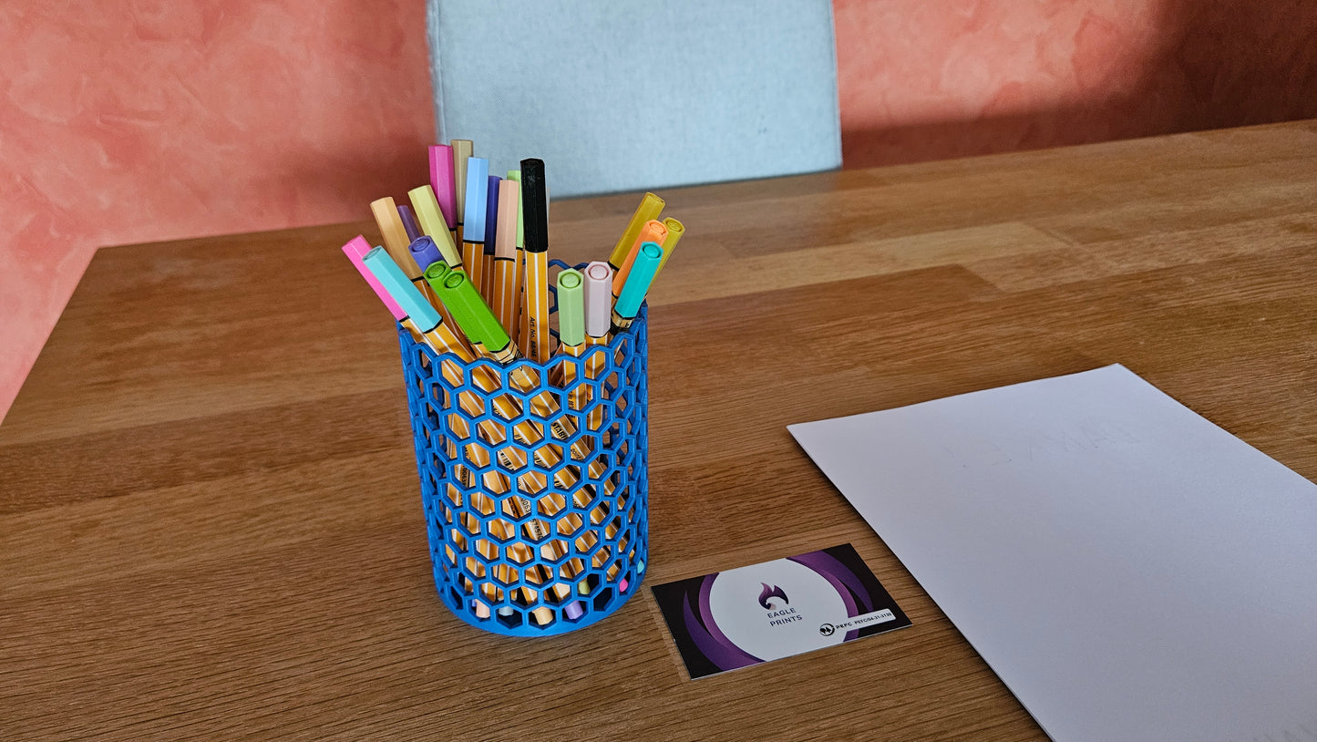 Stiftehalter mit modernem Waben-Design