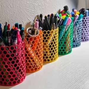 Stiftehalter mit modernem Wabendesign