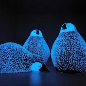 Moderne Pinguin-Dekofigur